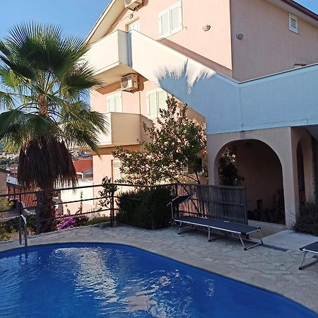 Apartmani Zulin Seget Vranjica Bagian luar foto