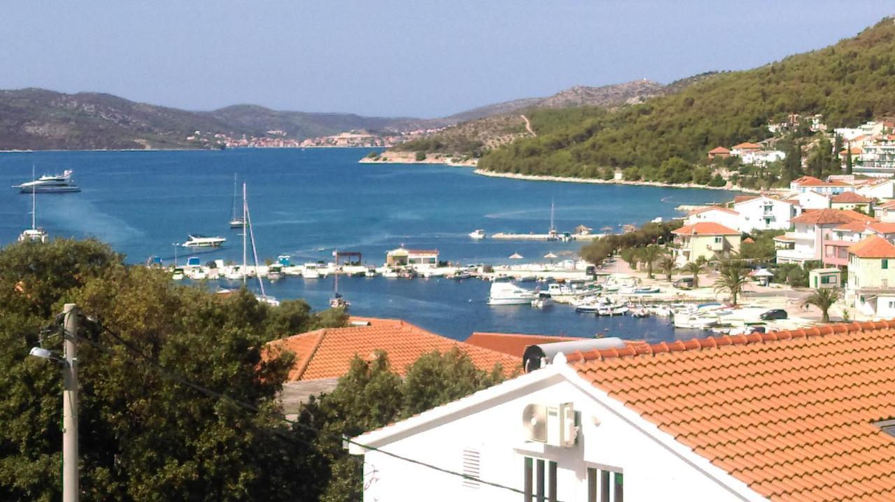 Apartmani Zulin Seget Vranjica Bagian luar foto